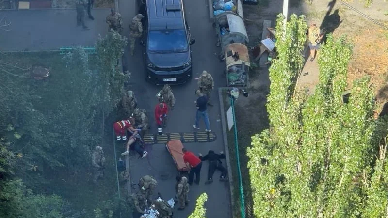 Адвокат розкрив деталі стрілянини між СБУ та ГУР у Києві